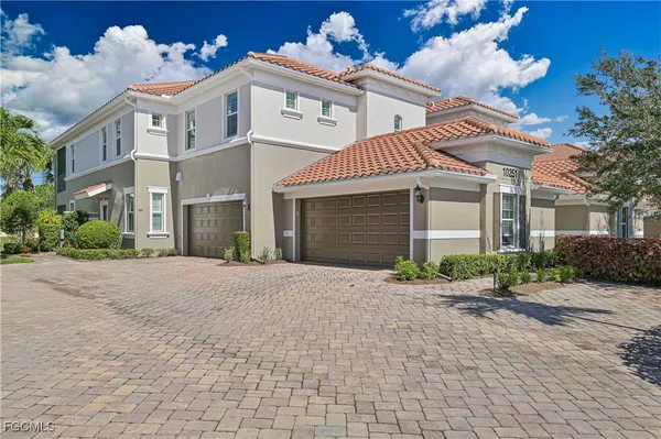 Property Slideshow image 2 of 45 | 10251 glastonbury cir 201, Fort Myers, FL, 33913