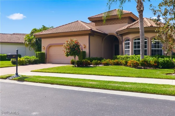 Property Slideshow image 2 of 33 | 6097 dogleg dr, Naples, FL, 34113