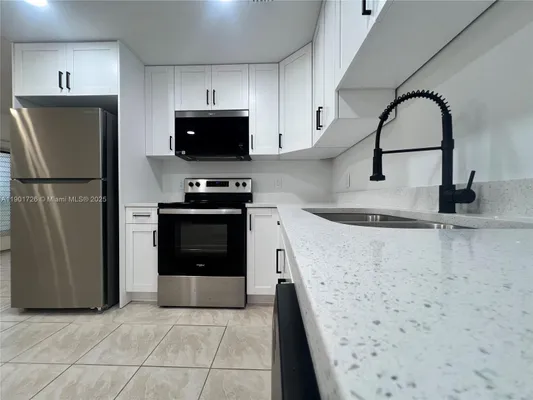 Property Slideshow image 2 of 19 | 3089 e yarmouth e 3089, Boca Raton, FL, 33434