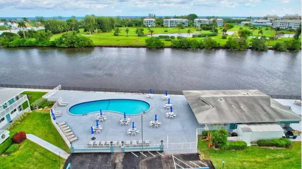 Property Slideshow image 2 of 35 | 2430 s federal hwy 0150, Boynton Beach, FL, 33435