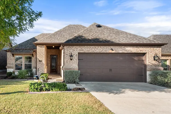 Property Slideshow image 2 of 39 | 2815 vista azul pl 2815, Mansfield, TX, 76063