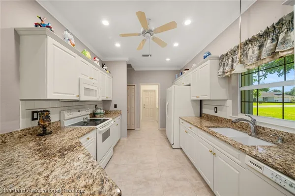 Property Slideshow image 3 of 36 | 9 somerset ln, Lake Placid, FL, 33852