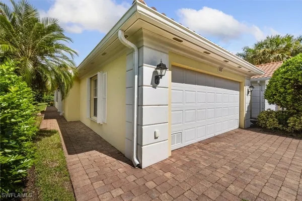 Property Slideshow image 2 of 22 | 8089 xenia ln, Naples, FL, 34114