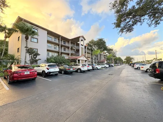 Property Slideshow image 3 of 37 | 1300 sw 124th ter 304p, Pembroke Pines, FL, 33027