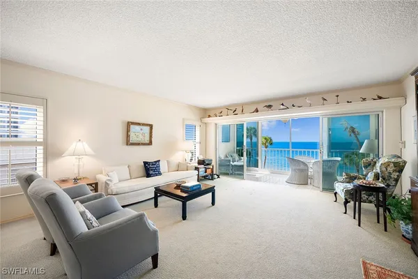 Property Slideshow image 3 of 25 | 2885 gulf shore blvd 304, Naples, FL, 34103