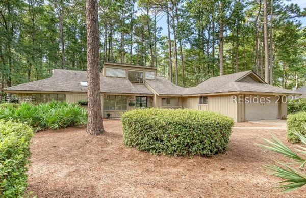 Property Slideshow image 3 of 41 | 4 brown thrasher rd, Hilton Head Island, SC, 29926