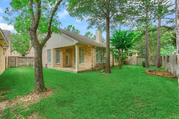 Property Slideshow image 3 of 38 | 6 wrenfield pl, Conroe, TX, 77384