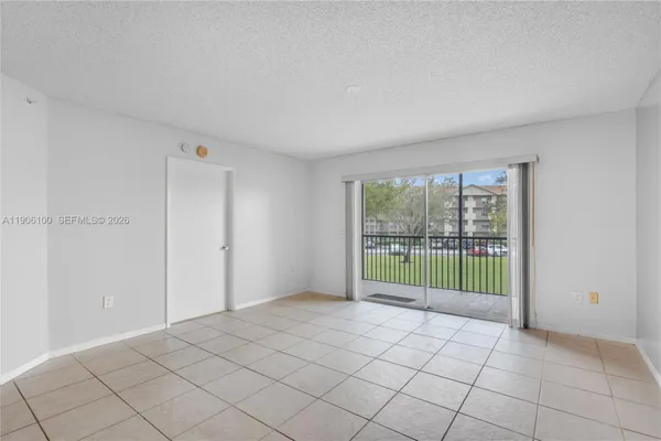 Property Slideshow image 3 of 16 | 550 sw 137th ave 208l, Pembroke Pines, FL, 33027