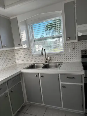 Property Slideshow image 3 of 10 | 2844 crosley dr e, West Palm Beach, FL, 33415