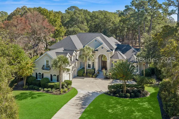 Property Slideshow image 2 of 88 | 20 balmoral pl, Hilton Head Island, SC, 29926