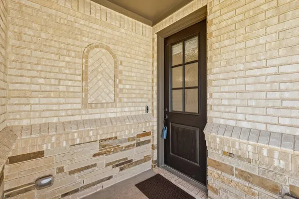 Property Slideshow image 3 of 25 | 912 hacienda dr, Mansfield, TX, 76063