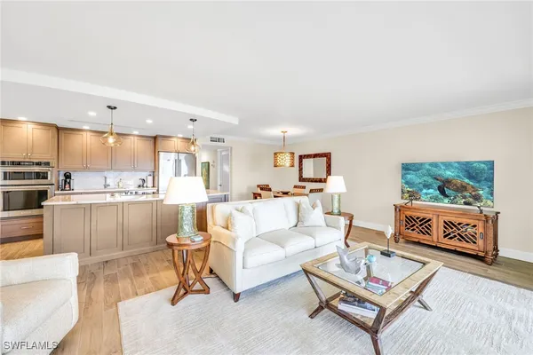 Property Slideshow image 2 of 30 | 222 harbour dr 310, Naples, FL, 34103