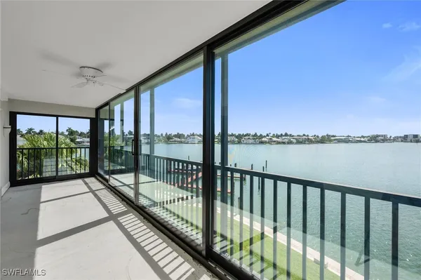 Property Slideshow image 2 of 20 | 222 harbour dr 301, Naples, FL, 34103