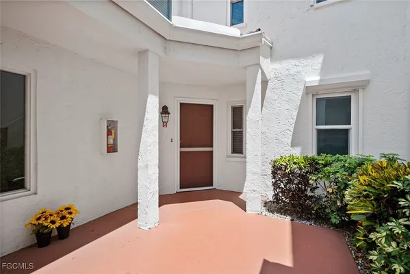 Property Slideshow image 2 of 43 | 13290 medinah cir 5, Fort Myers, FL, 33907