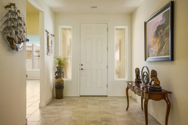 Property Slideshow image 2 of 27 | 590 rio chama cir, Los Lunas, NM, 87031