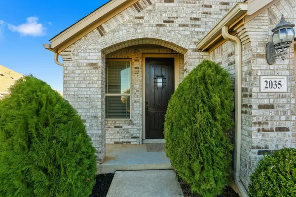 Property Slideshow image 2 of 30 | 2035 cowan dr, New Braunfels, TX, 78132