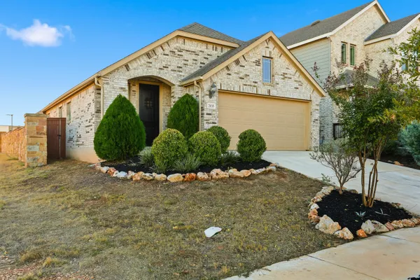 Property Slideshow image 2 of 31 | 2035 cowan dr, New Braunfels, TX, 78132
