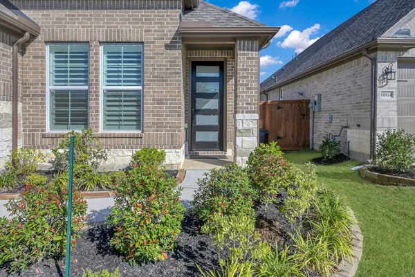 Property Slideshow image 2 of 39 | 18818 sweetwater springs dr, Cypress, TX, 77433