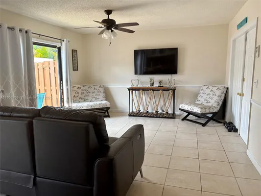 Property Slideshow image 3 of 15 | 2050 sw 24th cir, Boynton Beach, FL, 33426