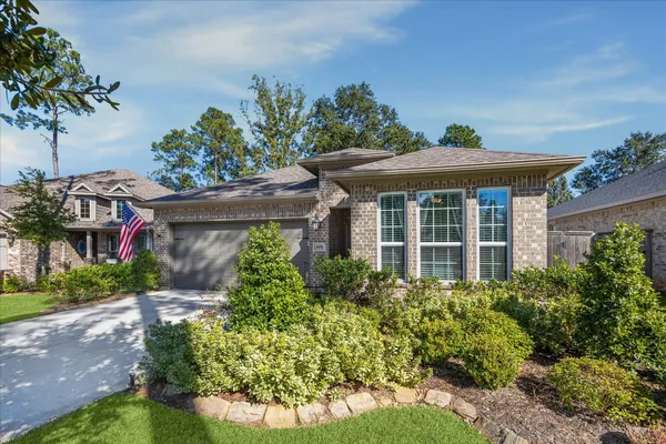 Property Slideshow image 2 of 33 | 406 wild petunia ct, Montgomery, TX, 77316