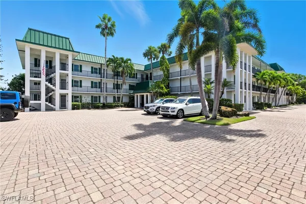 Property Slideshow image 2 of 31 | 3030 binnacle dr apt 103, Naples, FL, 34103