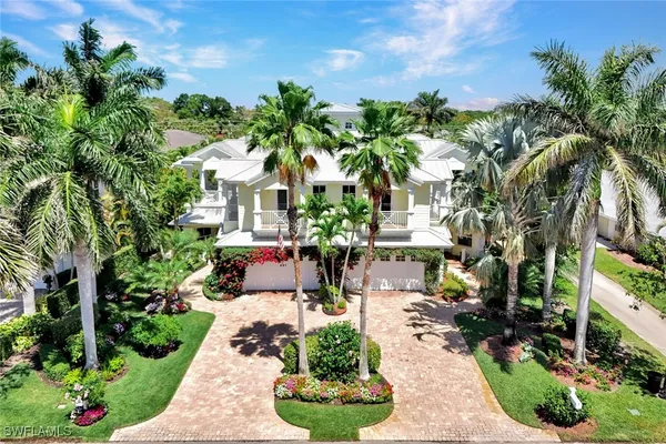 Property Slideshow image 3 of 46 | 699 fairway ter, Naples, FL, 34103