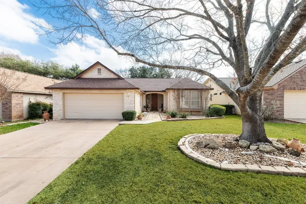 Property Slideshow image 2 of 27 | 113 bass st, Georgetown, TX, 78633