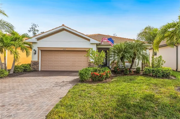 Property Slideshow image 2 of 36 | 10319 fontanella dr, Fort Myers, FL, 33913
