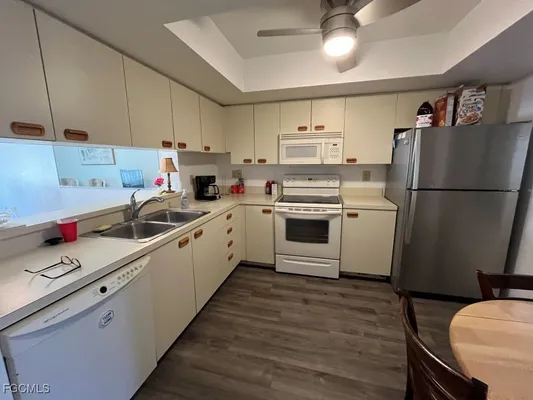 Property Slideshow image 3 of 36 | 11500 caravel cir 4028, Fort Myers, FL, 33908