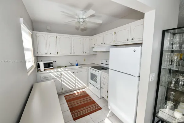 Property Slideshow image 2 of 29 | 197 newport l # 197, Deerfield Beach, FL, 33442