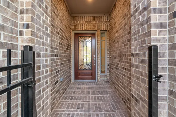 Property Slideshow image 3 of 50 | 214 n wild petunia trl, Montgomery, TX, 77316