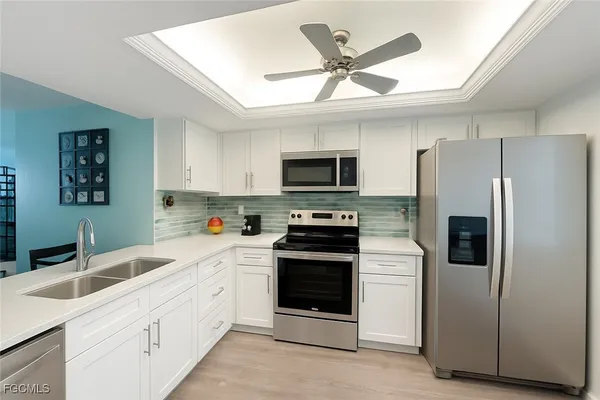 Property Slideshow image 2 of 25 | 11500 caravel cir 4008, Fort Myers, FL, 33908