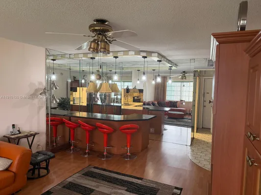 Property Slideshow image 3 of 22 | 410 se 2nd st 105, Hallandale Beach, FL, 33009