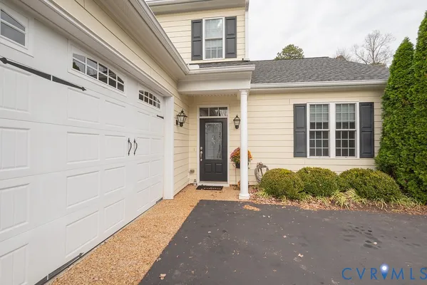 Property Slideshow image 3 of 50 | 10108 forrest patch dr, Mechanicsville, VA, 23116