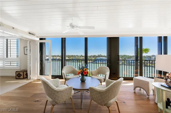 Property Slideshow image 3 of 38 | 2400 gulf shore blvd 501, Naples, FL, 34103