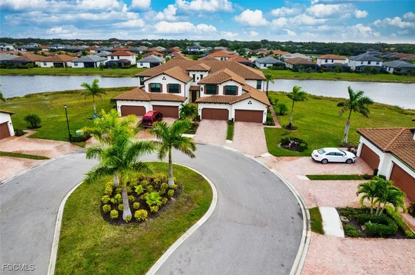 Property Slideshow image 3 of 49 | 12000 hawthorn lake dr 202, Fort Myers, FL, 33913