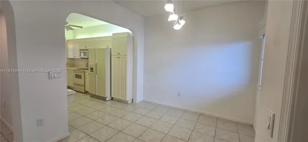 Property Slideshow image 3 of 39 | 7775 southampton ter 305, Tamarac, FL, 33321