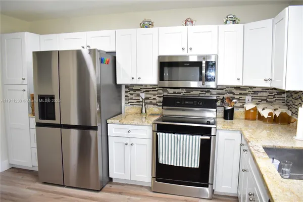 Property Slideshow image 2 of 32 | 4867 hawkwood rd b, Boynton Beach, FL, 33436