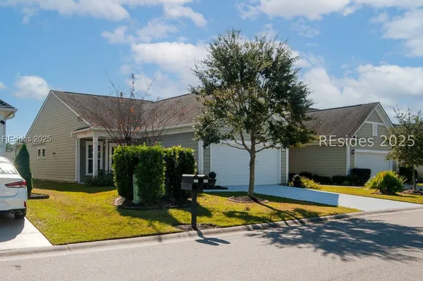 Property Slideshow image 2 of 36 | 399 heathwood dr, Bluffton, SC, 29909