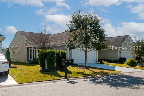 Property Slideshow image 2 of 36 | 399 heathwood dr, Okatie, SC, 29909