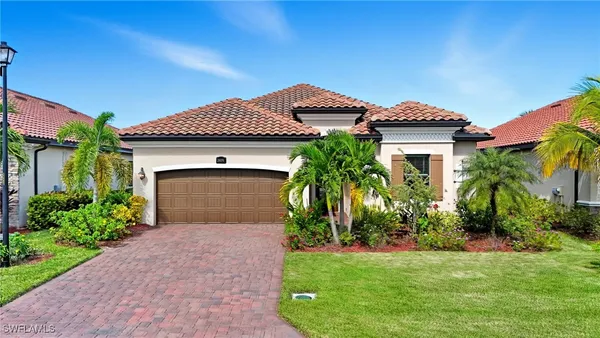 Property Slideshow image 2 of 50 | 28076 foxrock ct, Bonita Springs, FL, 34135