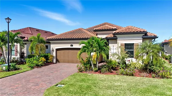 Property Slideshow image 3 of 50 | 28076 foxrock ct, Bonita Springs, FL, 34135