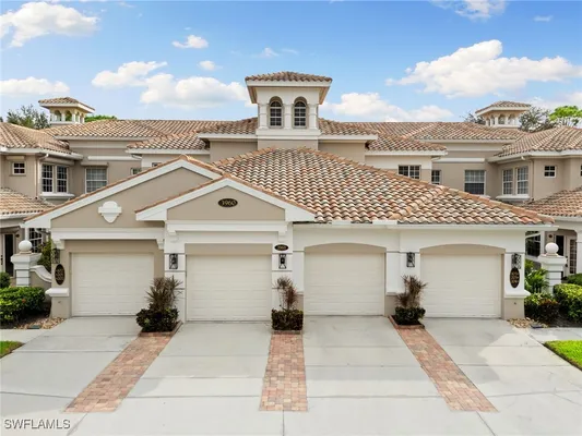 Property Slideshow image 3 of 50 | 3960 deer crossing ct 103, Naples, FL, 34114