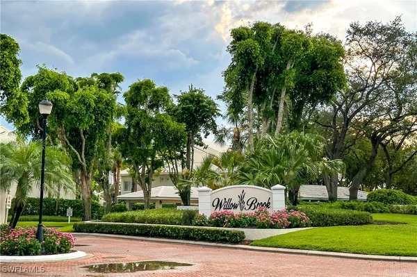 Property Slideshow image 2 of 27 | 790 willowbrook dr 307, Naples, FL, 34108