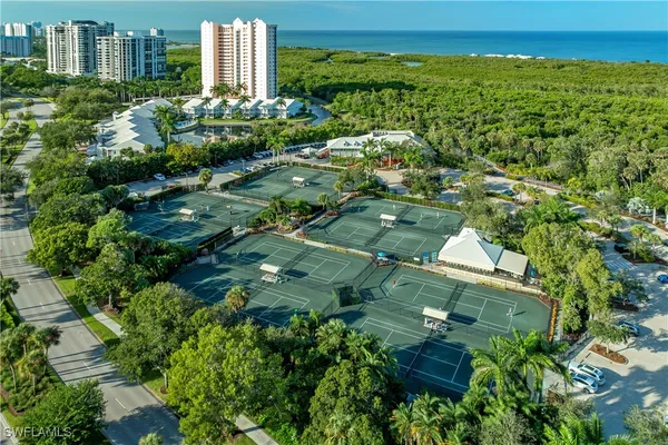 Property Slideshow image 3 of 27 | 790 willowbrook dr 307, Naples, FL, 34108