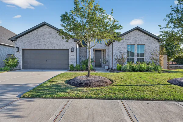 Property Slideshow image 2 of 41 | 28939 shady grove ln, Fulshear, TX, 77441