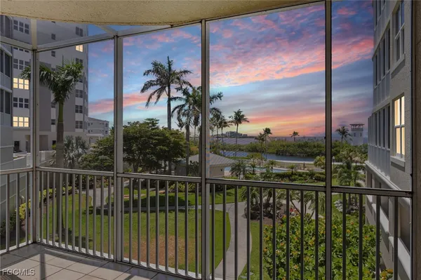 Property Slideshow image 2 of 50 | 14250 royal harbour ct unit 318, Fort Myers, FL, 33908