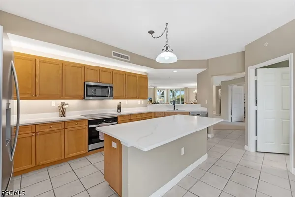 Property Slideshow image 2 of 50 | 14250 royal harbour ct 318, Fort Myers, FL, 33908