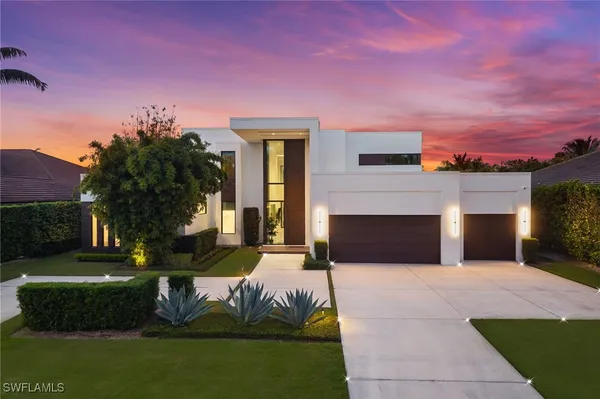 Property Slideshow image 3 of 17 | 641 starboard dr, Naples, FL, 34103