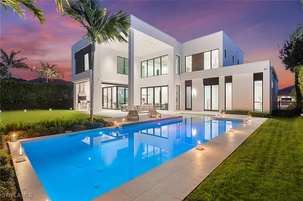 Property Slideshow image 3 of 17 | 641 starboard dr, Naples, FL, 34103